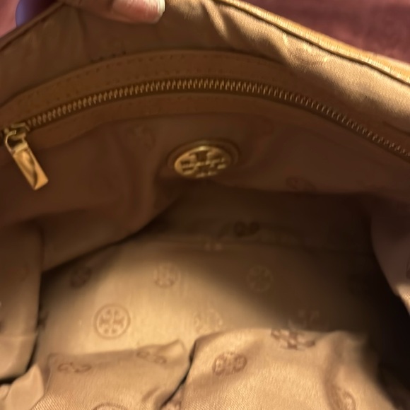 Tory Burch Authentic Leather Saddle Bag with gold-tone hardware, dual chain-link - Picture 3 of 12